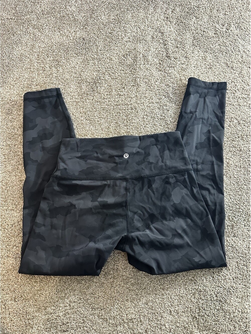 Lululemon Women's Align High Rise Leggings Black/Gray Camo, Size 8 workout Gym